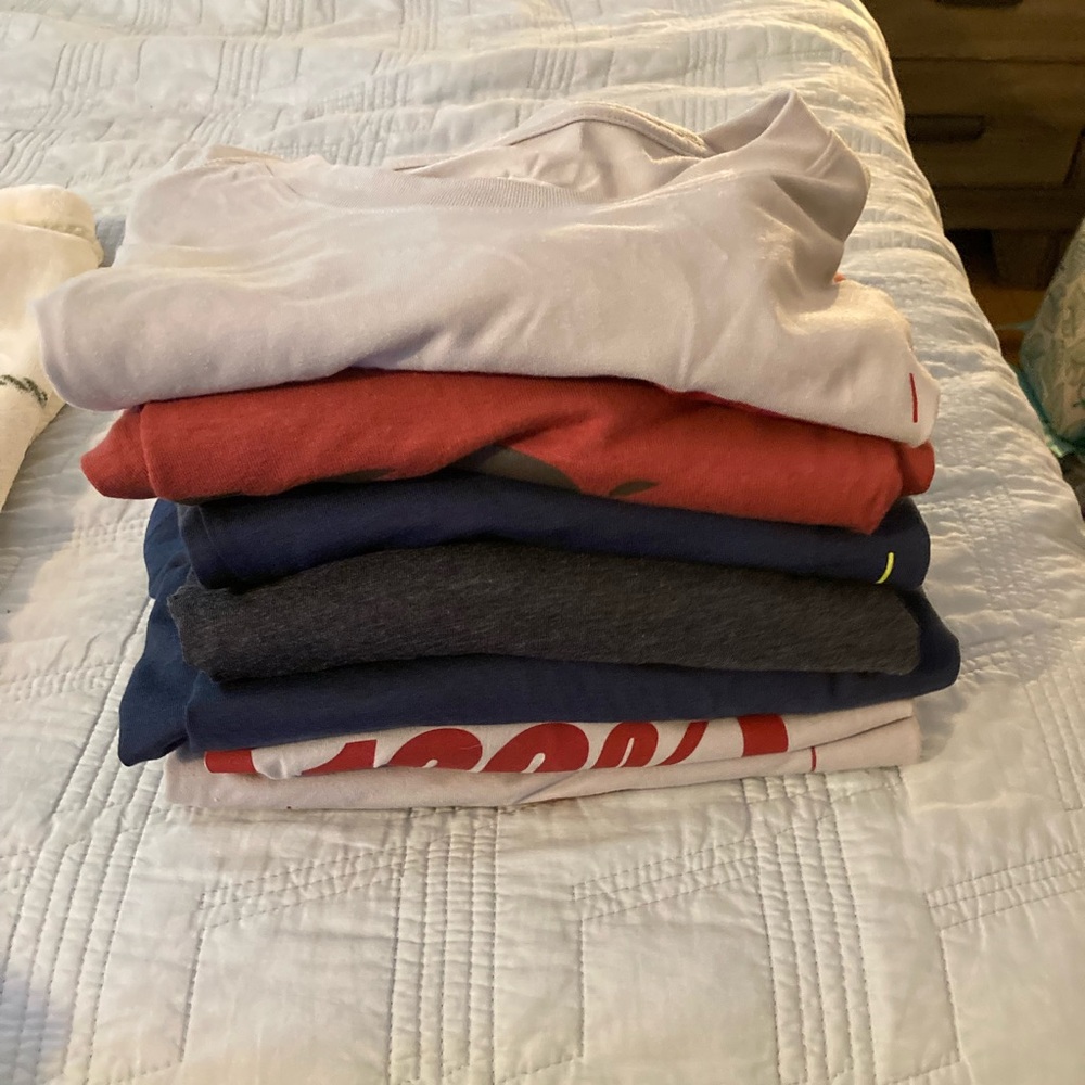 Bundle of 100% branded T-shirts